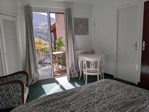 Atalaya - Montserrat Figueras - Gîte pour 8 personnes - 4 chambres en suite - Piscine