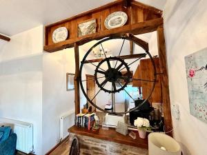 Detached ONE LEVEL stone barn (Rowan Cottage)
