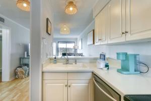 Walk to Beach Hilton Head Condo with Golf Views