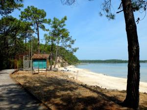 Maisons de vacances Maison piscine 4 ch Carcans Medoc Bassin Arcachon : photos des chambres