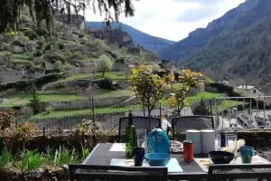 Ste ENIMIE GITE terrasse privative vue imprenable - Prades