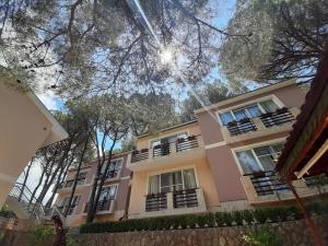 One-Bedroom Suite with Terrace and Sea View room in Hotel Art Media