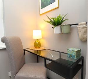 Brighton, BN1, short and long let, 3 sleeps, 6 mins walk from train station