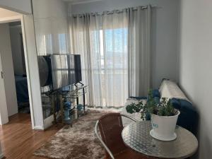 Lindo Apartamento Completo E Com Garagem Coberta