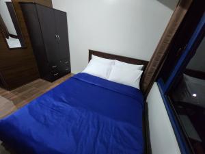 Heart of Makati, Fully furnished condo, cbd central location