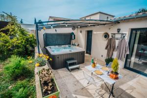 Appartements Le Titibu, Gite et Spa entre Ardeche et Provence, Clim, BBQ, Netflix, classe 5 etoiles : photos des chambres