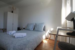 Appartements Grand Parking gratuit, Tout equipe, Confortable, Renove, Netflix et Amazon Prime Gratuits et Illimites, Matelas Emma, Vue sur la vallee, RDC : photos des chambres