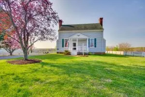 Idyllic Appomattox Home with Porch and Rocking Chairs! - Riverville