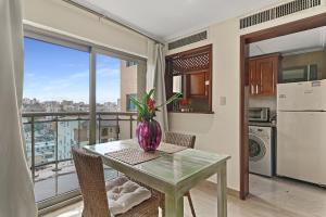 Exquisite Oceanfront Suite