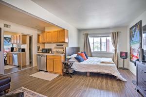 Newport Beach Vacation Rental - Short Walk to Pier