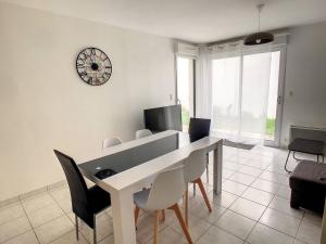 Appartements Appartement Chatelaillon-Plage, 3 pieces, 5 personnes - FR-1-710-24 : photos des chambres