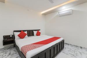Super Hotel O Aastha Near Chaudhary Charan Singh International Airport