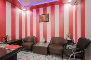 Super Hotel O Aastha Near Chaudhary Charan Singh International Airport