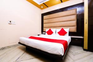 Hotel O J P Inn Near Patel Nagar Metro Station