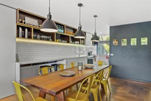 surfside6 @ james cook - Clarkes Beach