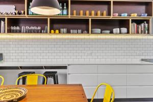 surfside6 @ james cook - Clarkes Beach