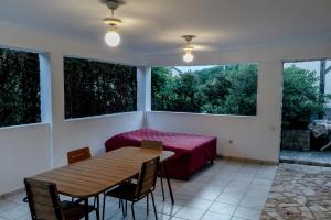 Lovely, big, apt1 with privat pool