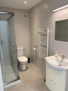 Appartements Appartement et Studio Les Glycines : photos des chambres