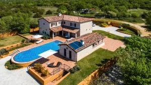 Villa Luxoria Ema - 卡布鲁尼齐