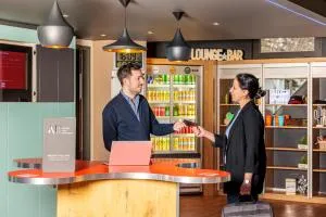 洛桑克里西尔宜必思酒店 - 马尔比伊松