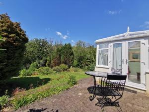 Romantic Cottage with Private Hot Tub
