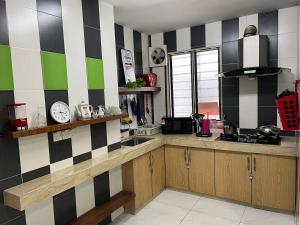SunwayPyramid USJ Jacuzzi HomeCinema PS Game 16Pax