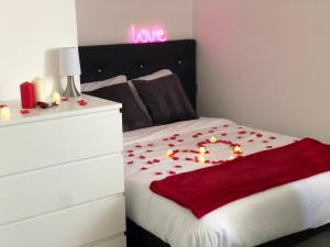 Appart'hotels Love room Malt&SPA jacuzzi privatif : photos des chambres