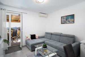 SEA VIEW apartment with FREE parking