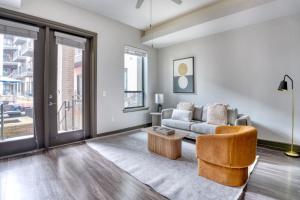 Domain 1br w gym pool wd nr restaurants ATX-184