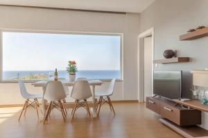 Stelianas House Top Floor Apartment with Private Jacuzzi