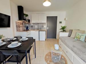 Appartements Appartement avec jardin privatif a 300m de la plage *2* : photos des chambres