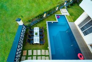 Spicy Mango Villa Gardena - Luxurious Villa In Karjat