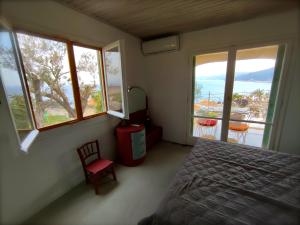 Lillys Seaview Retreat Cottage