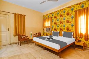 Capital O Samrat Palace Near Nampally Station