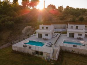 Plataria Sunrise Resort