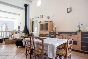 Villas Wonderful villa with pool in Pernes-les-Fontaines - Welkeys : photos des chambres