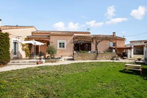 Villas Wonderful villa with pool in Pernes-les-Fontaines - Welkeys : photos des chambres