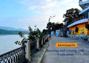A radiant villa on Ganges with modern amenities
