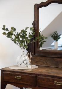 Nowy Świat Modern Vintage Apartment by BookingHost