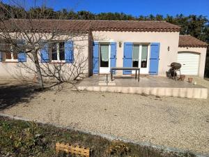 Maisons de vacances St Saturnin-Maison au calme climatisee pour 6 personnes : photos des chambres