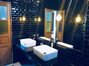 Stylish Pool Villa - 10 Mins Walk To The Beach