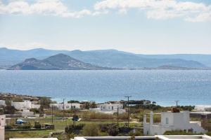 Parian Philoxenia Villa, Mikri Santa Maria beach