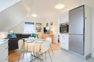 LOVELY TOP FLOOR Apart COPENHAGEN NEAR AIRPORT, METRO AND THE BEACH - Dragor