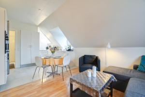 LOVELY TOP FLOOR Apart COPENHAGEN NEAR AIRPORT, METRO AND THE BEACH