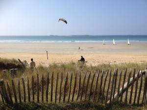 Hotels Hotel Des Deux Mers : photos des chambres