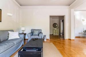 Spacious renovated flat in the Athens Riviera