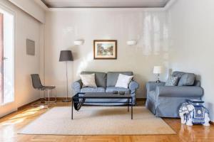 Spacious renovated flat in the Athens Riviera