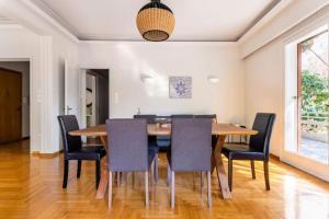 Spacious renovated flat in the Athens Riviera