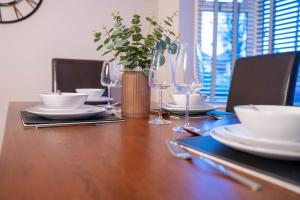 3 BR House BHX HS2 Contractor Solihull FREE Parking