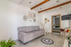 The Holiday House 4 - Mastambás